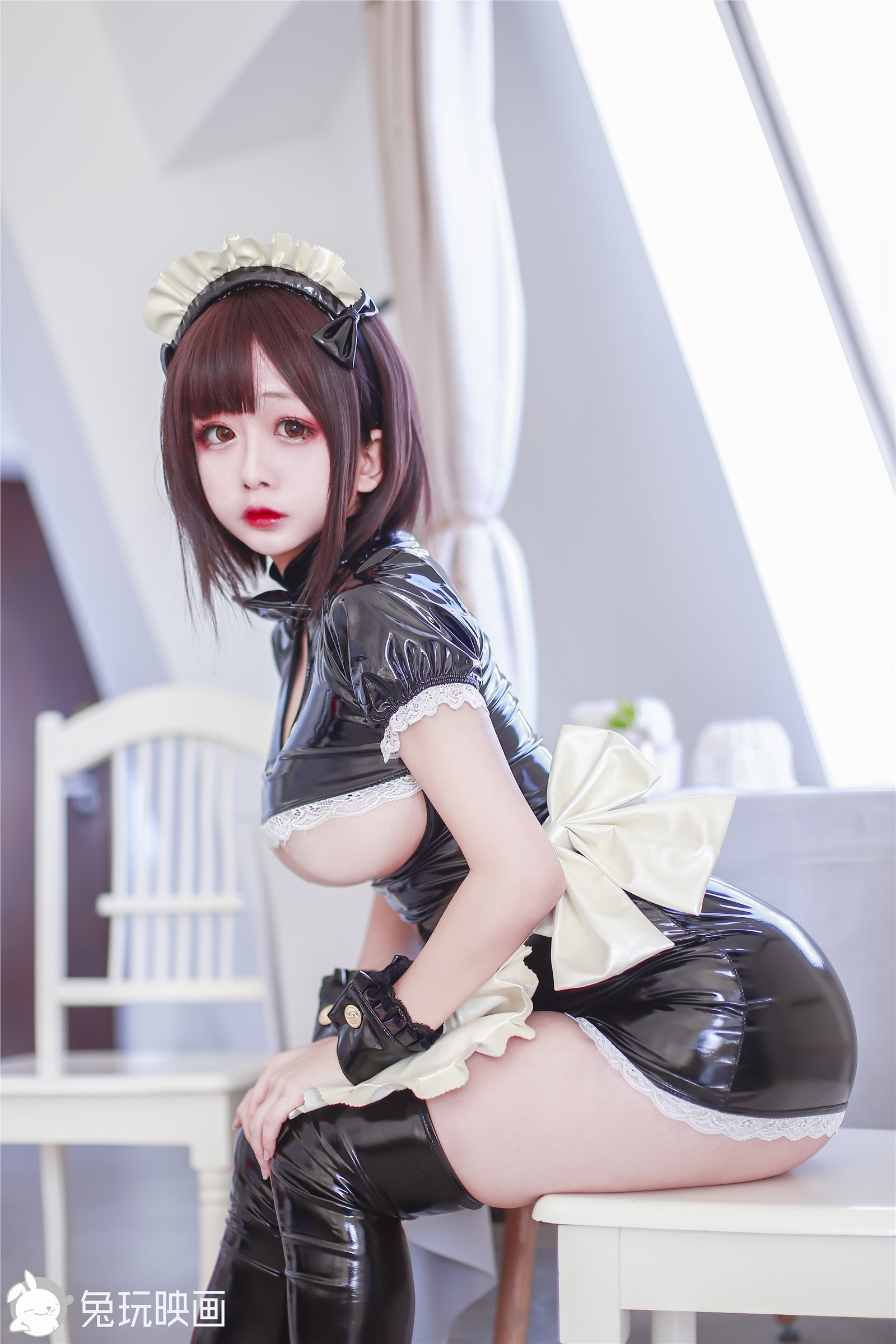 Rabbit Playing with Reflection VOL.078 Gel Coat Maid(36)